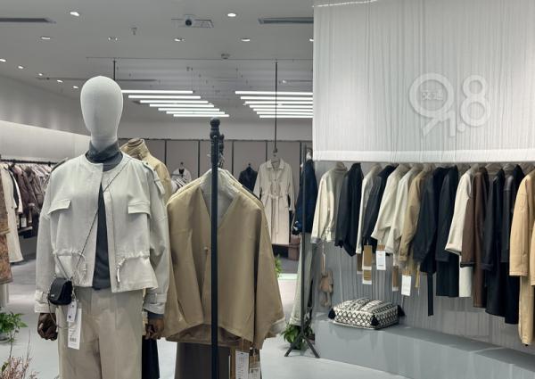 人从众……卖疯了！杭州这些地方大排长龙，有人一口气带走七八件